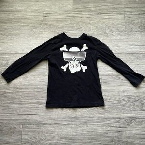 Children's Place Black and White Long Sleeve Skull Shirt Size 5/6